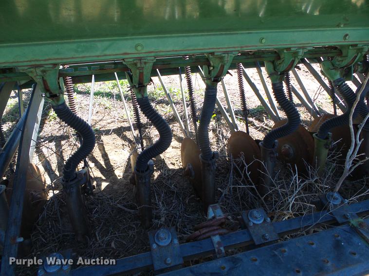 image for item DC5221 John Deere 8300 grain drill