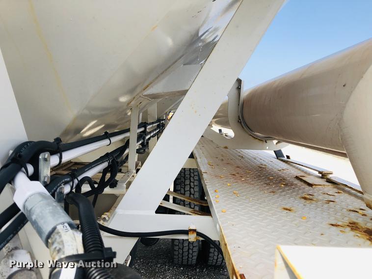 image for item DC8708 2017 Willmar SS16 fertilizer tender bed
