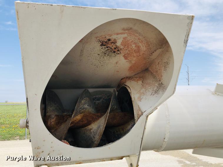 image for item DC8708 2017 Willmar SS16 fertilizer tender bed