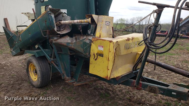 image for item DD4089 Art's Way 450 feed grinder