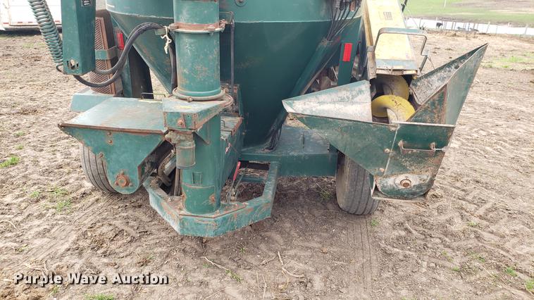 image for item DD4089 Art's Way 450 feed grinder