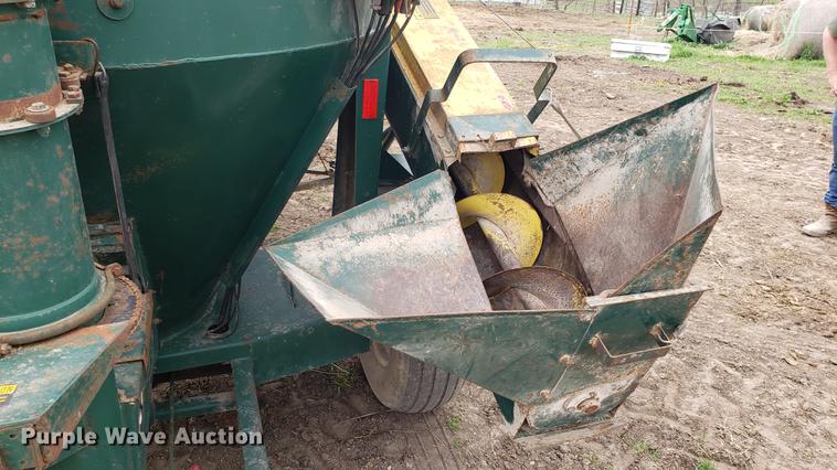 image for item DD4089 Art's Way 450 feed grinder