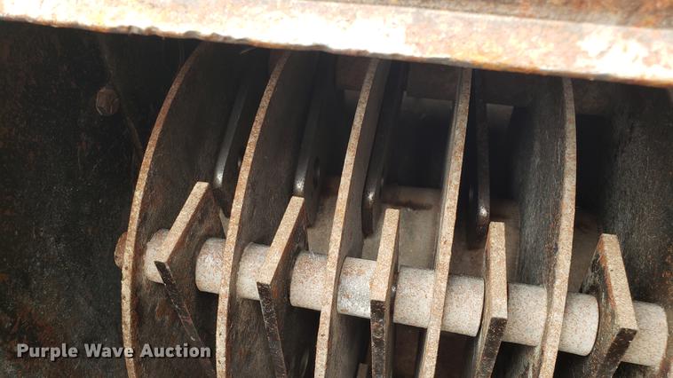 image for item DD4089 Art's Way 450 feed grinder