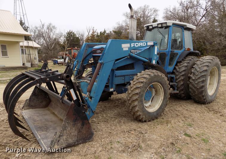 image for item DE1130 Ford 8830 MFWD tractor