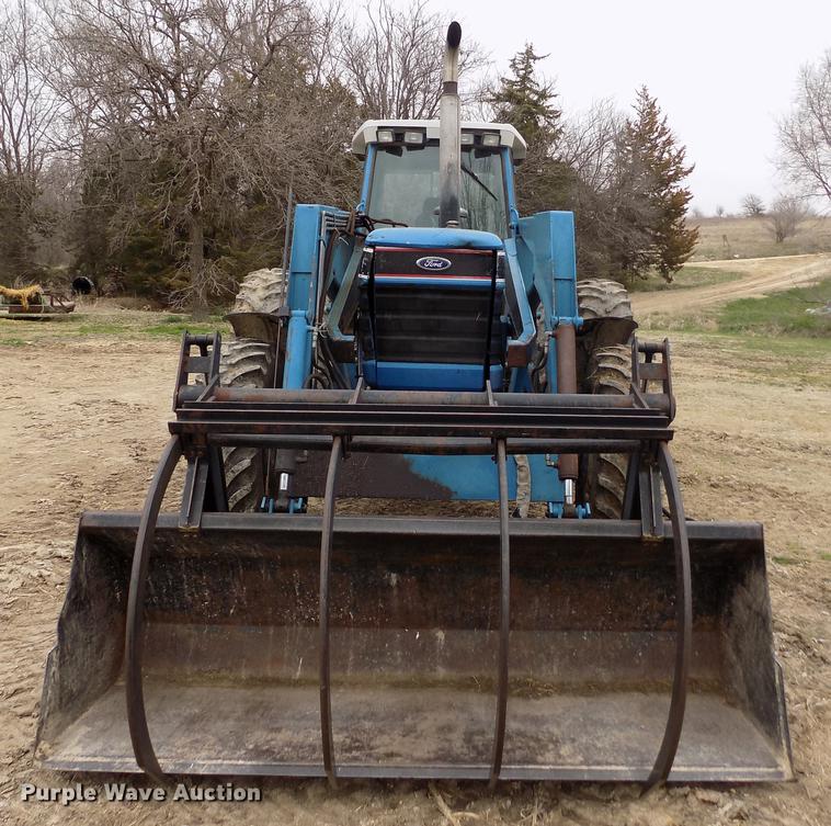 image for item DE1130 Ford 8830 MFWD tractor