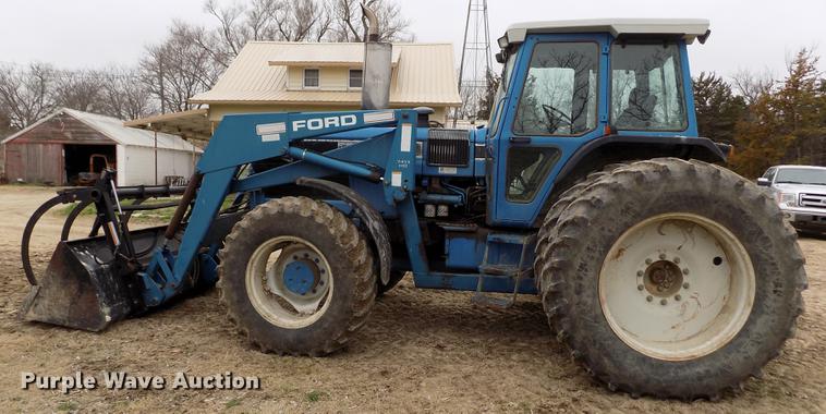 image for item DE1130 Ford 8830 MFWD tractor