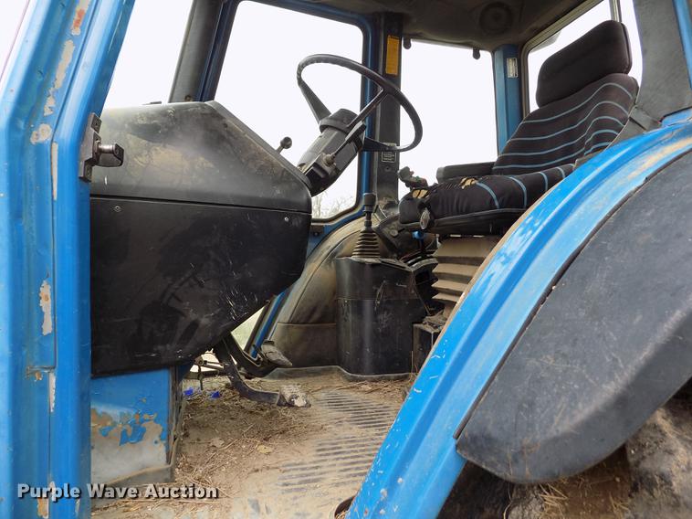 image for item DE1130 Ford 8830 MFWD tractor