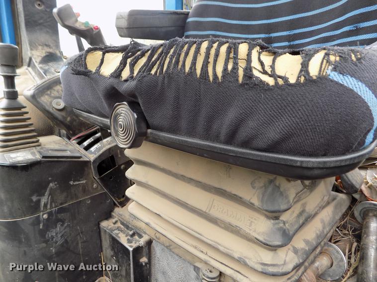 image for item DE1130 Ford 8830 MFWD tractor