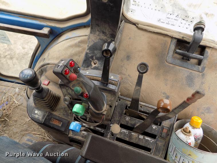 image for item DE1130 Ford 8830 MFWD tractor