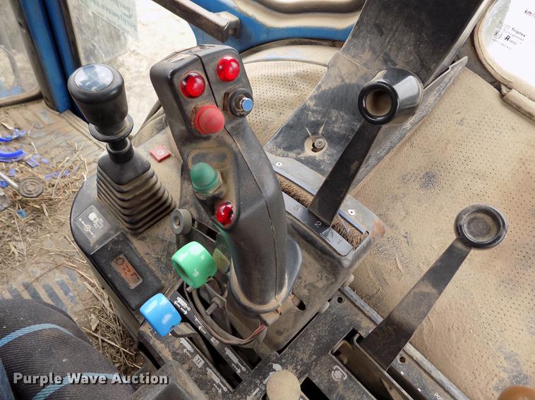 image for item DE1130 Ford 8830 MFWD tractor