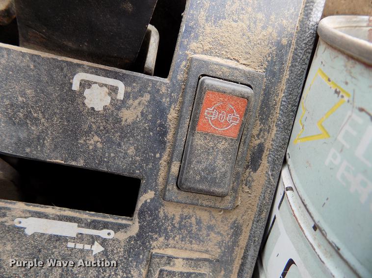 image for item DE1130 Ford 8830 MFWD tractor