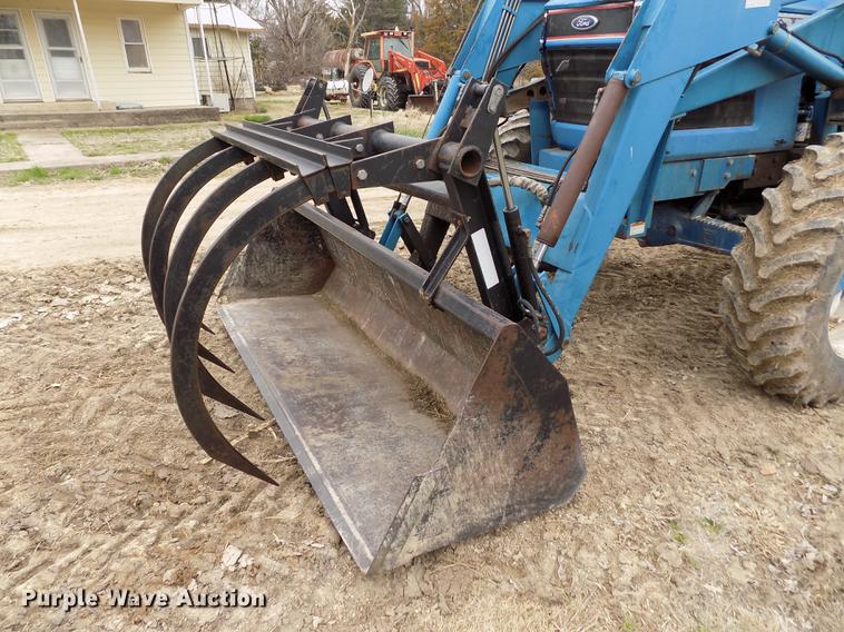 image for item DE1130 Ford 8830 MFWD tractor