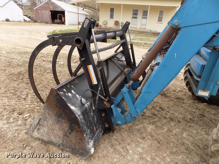 image for item DE1130 Ford 8830 MFWD tractor