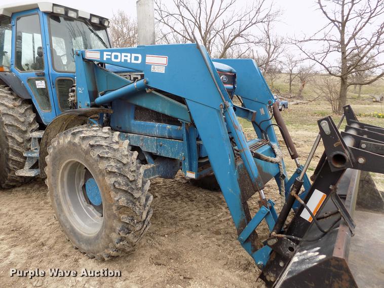 image for item DE1130 Ford 8830 MFWD tractor
