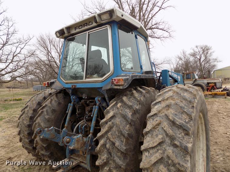 image for item DE1130 Ford 8830 MFWD tractor