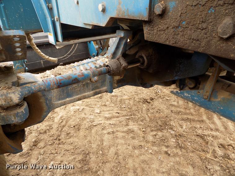 image for item DE1130 Ford 8830 MFWD tractor