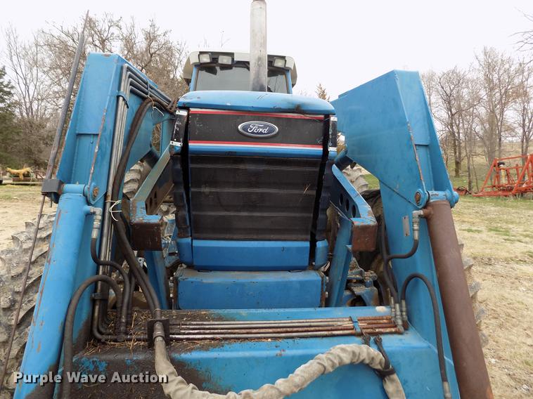 image for item DE1130 Ford 8830 MFWD tractor