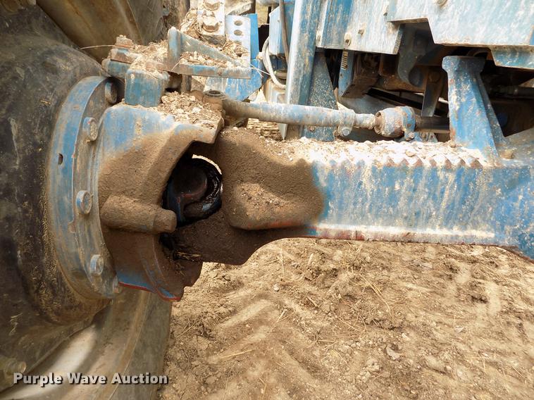 image for item DE1130 Ford 8830 MFWD tractor