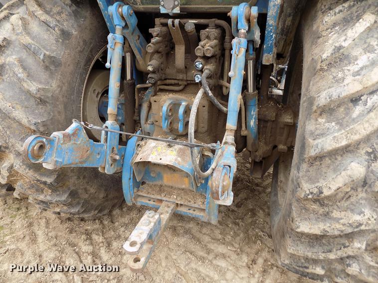 image for item DE1130 Ford 8830 MFWD tractor