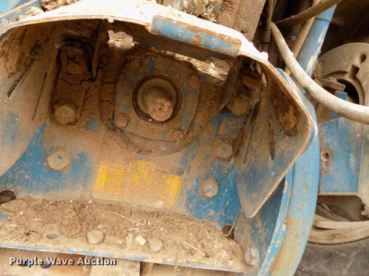 image for item DE1130 Ford 8830 MFWD tractor