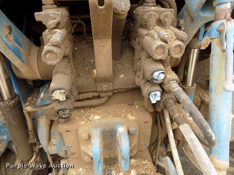 image for item DE1130 Ford 8830 MFWD tractor