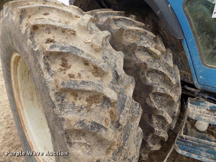 image for item DE1130 Ford 8830 MFWD tractor