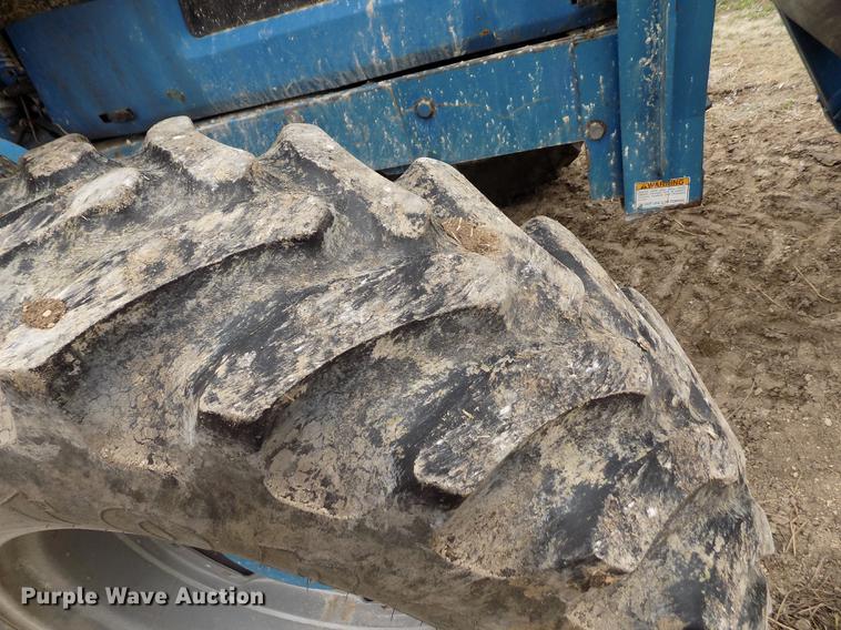 image for item DE1130 Ford 8830 MFWD tractor