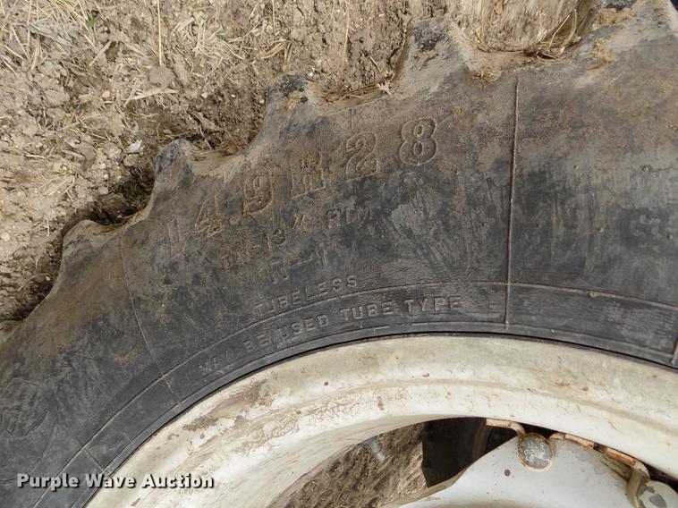 image for item DE1130 Ford 8830 MFWD tractor