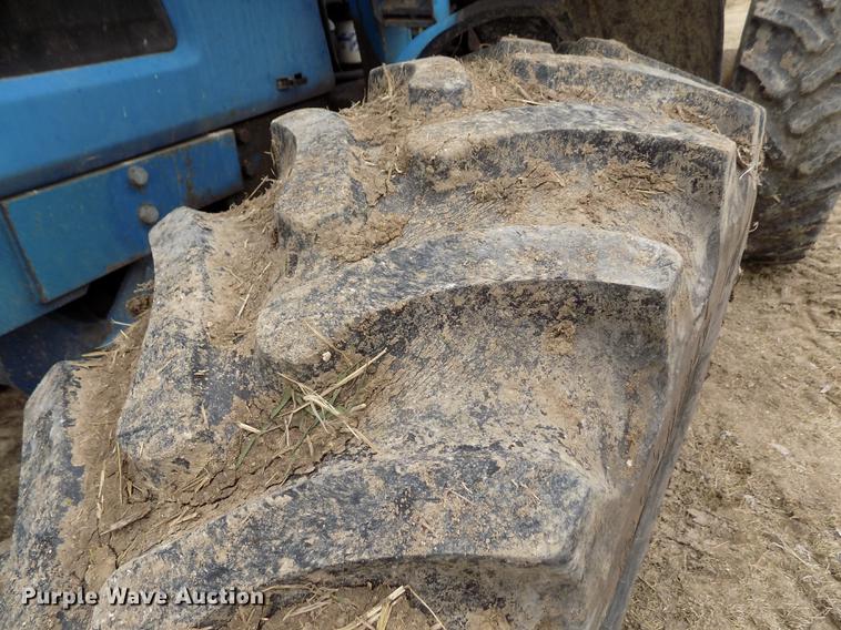 image for item DE1130 Ford 8830 MFWD tractor