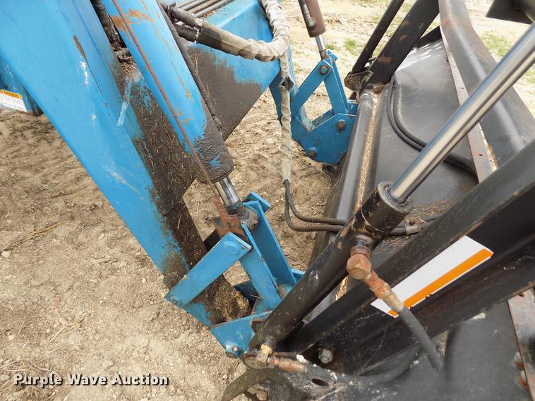 image for item DE1130 Ford 8830 MFWD tractor