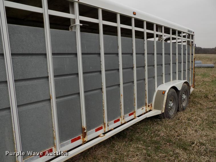 image for item DE1132 2005 Travalong Advantage livestock trailer
