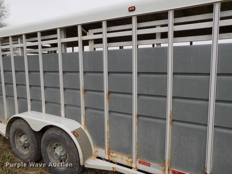 image for item DE1132 2005 Travalong Advantage livestock trailer