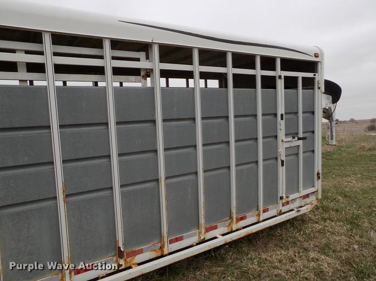 image for item DE1132 2005 Travalong Advantage livestock trailer