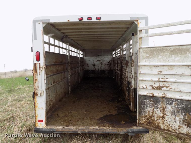 image for item DE1132 2005 Travalong Advantage livestock trailer
