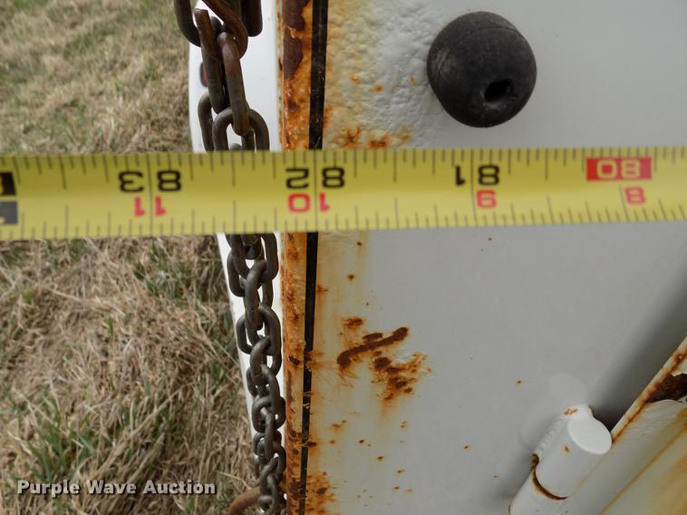 image for item DE1132 2005 Travalong Advantage livestock trailer