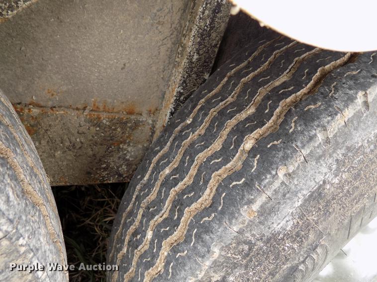 image for item DE1132 2005 Travalong Advantage livestock trailer