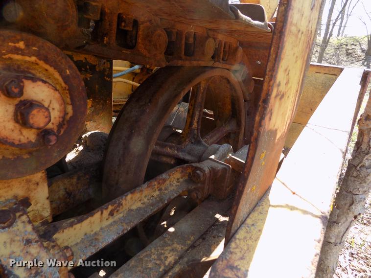 image for item DE1135 1936 Caterpillar RD4 dozer