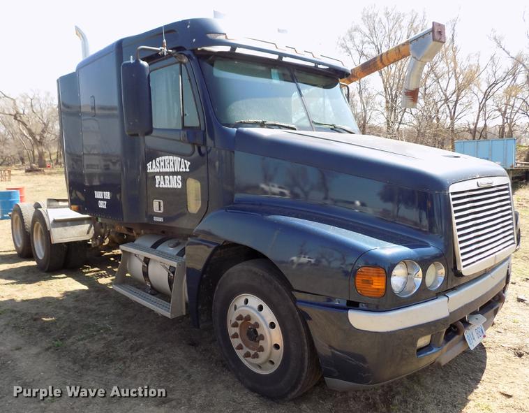 image for item DE1137 1998 Freightliner Century Class semi truck