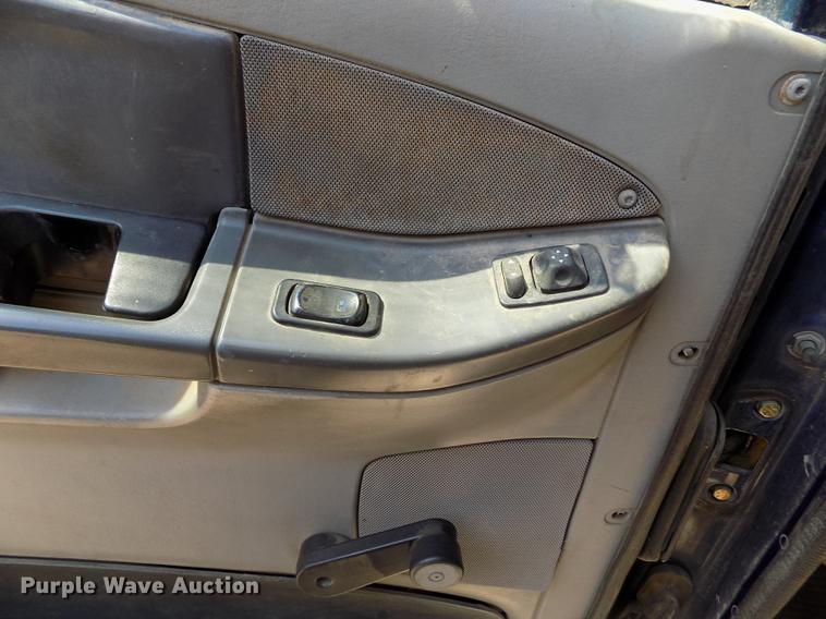 image for item DE1137 1998 Freightliner Century Class semi truck