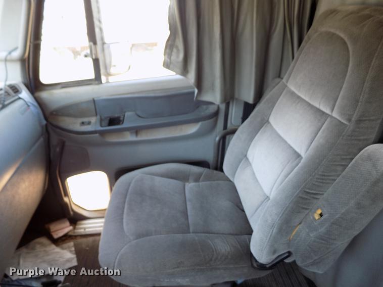 image for item DE1137 1998 Freightliner Century Class semi truck