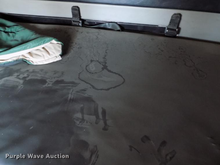 image for item DE1137 1998 Freightliner Century Class semi truck