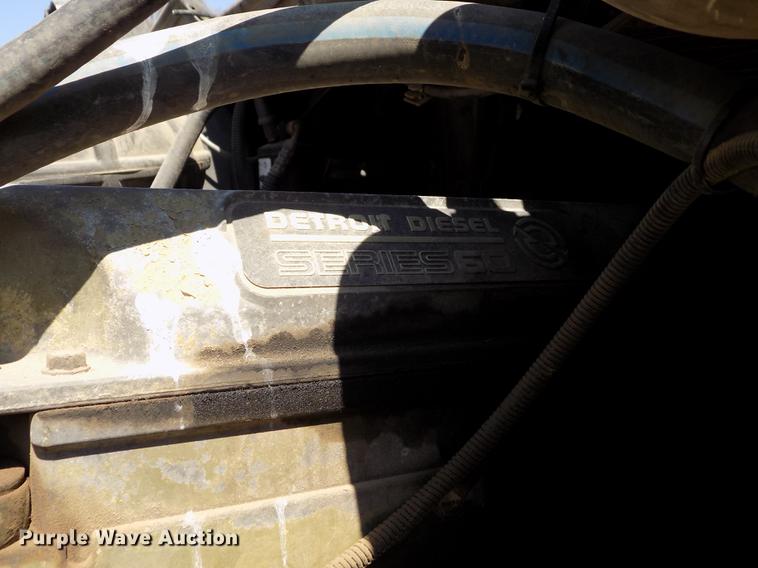 image for item DE1137 1998 Freightliner Century Class semi truck