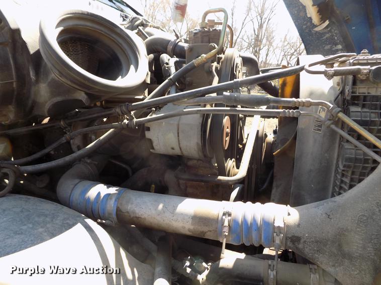 image for item DE1137 1998 Freightliner Century Class semi truck