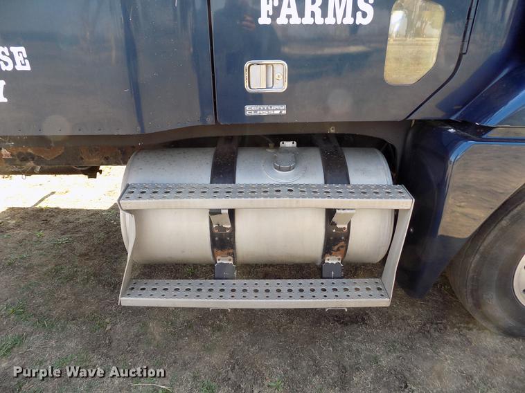 image for item DE1137 1998 Freightliner Century Class semi truck