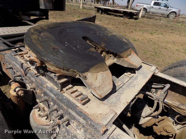 image for item DE1137 1998 Freightliner Century Class semi truck