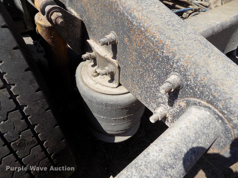 image for item DE1137 1998 Freightliner Century Class semi truck