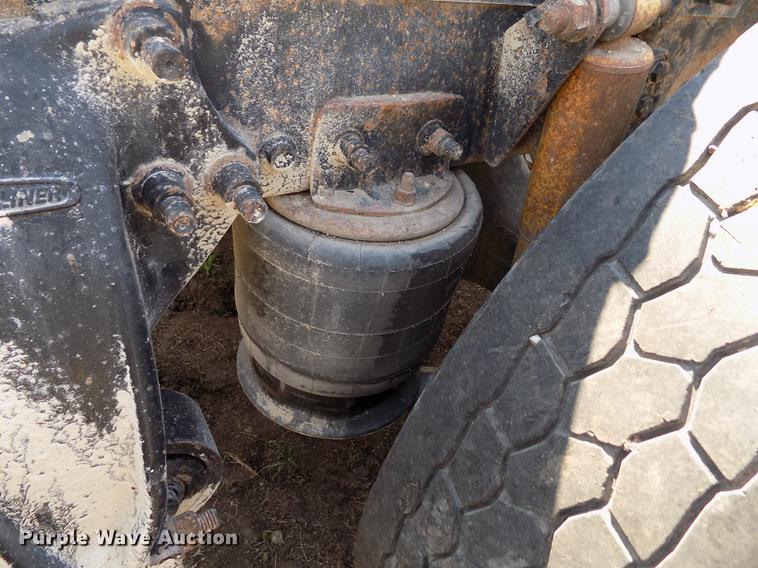 image for item DE1137 1998 Freightliner Century Class semi truck