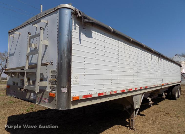 image for item DE1138 1999 Wilson DWH-400 Pace Setter double hopper bottom grain trailer