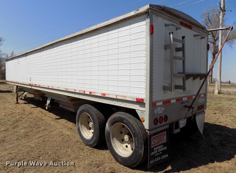 image for item DE1138 1999 Wilson DWH-400 Pace Setter double hopper bottom grain trailer