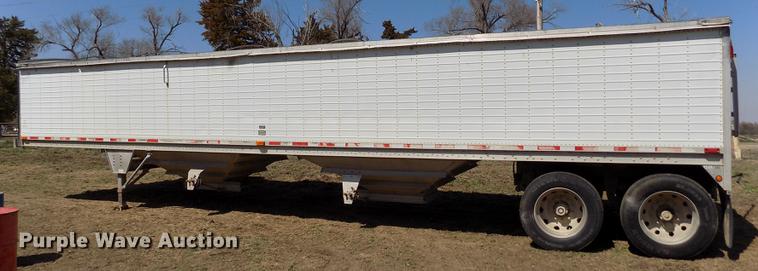 image for item DE1138 1999 Wilson DWH-400 Pace Setter double hopper bottom grain trailer